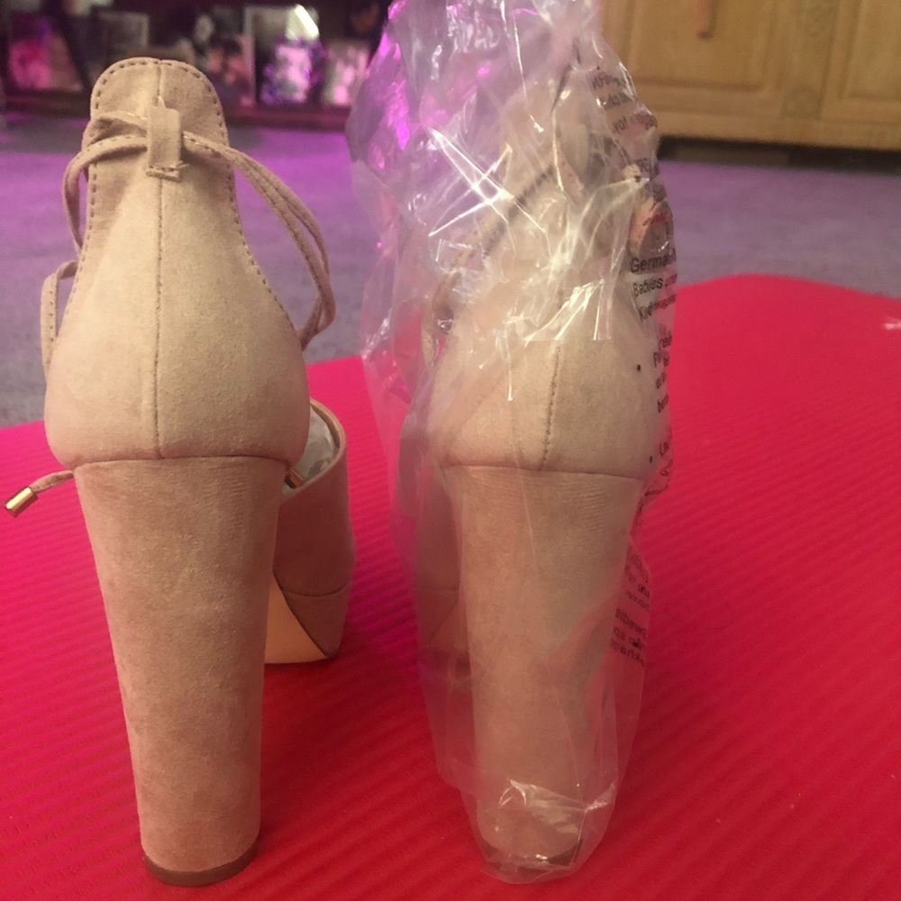 Just Fab! Brand New! Pink Platforms! - Picture 3 of 9